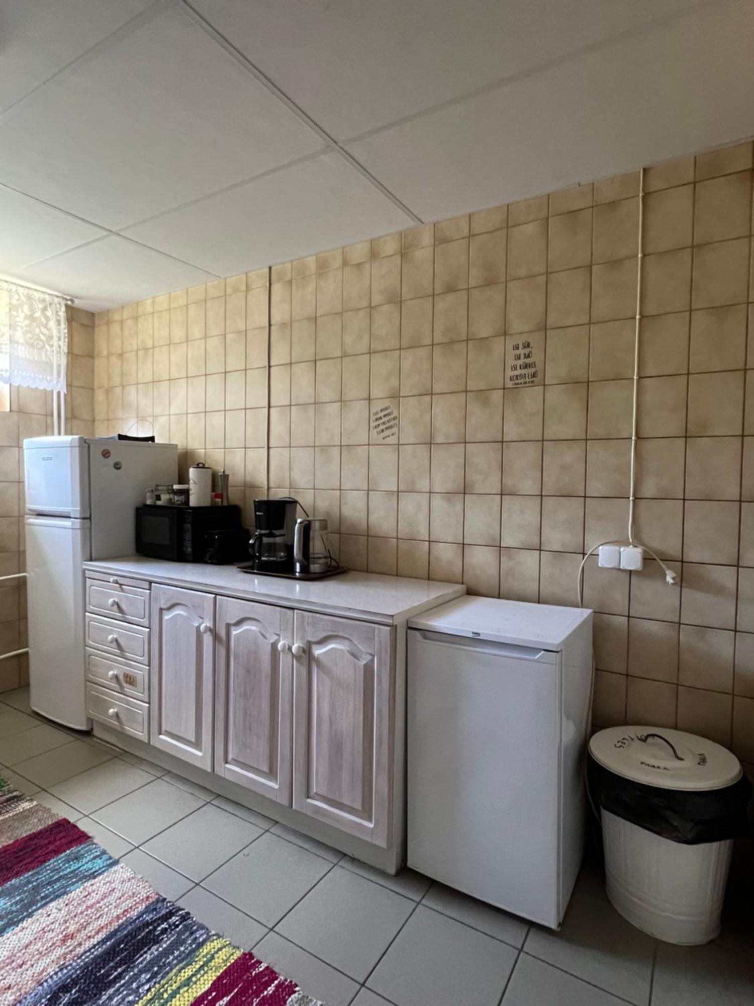 Kihnu Sadama Oeoemaja Guesthouse Lemsi Extérieur photo