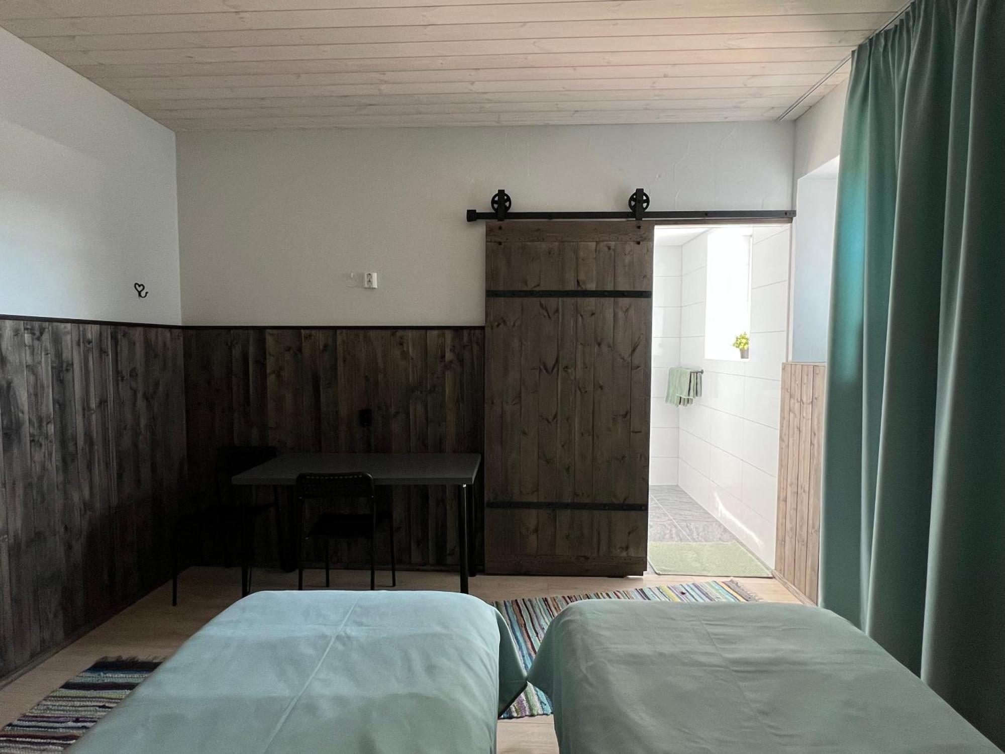Kihnu Sadama Oeoemaja Guesthouse Lemsi Extérieur photo