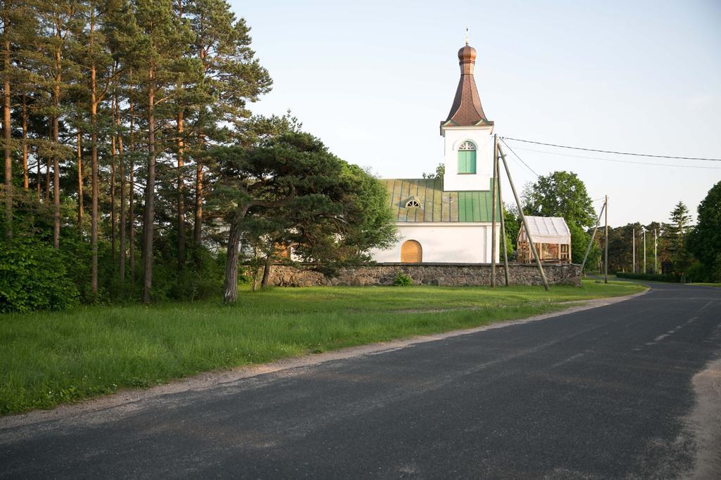 Kihnu Sadama Oeoemaja Guesthouse Lemsi Extérieur photo
